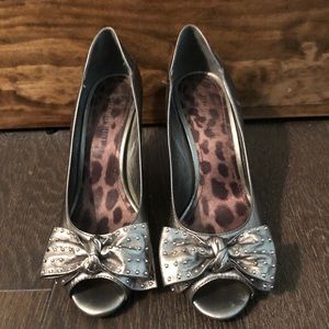 Gianni Binni Silver heels with bows